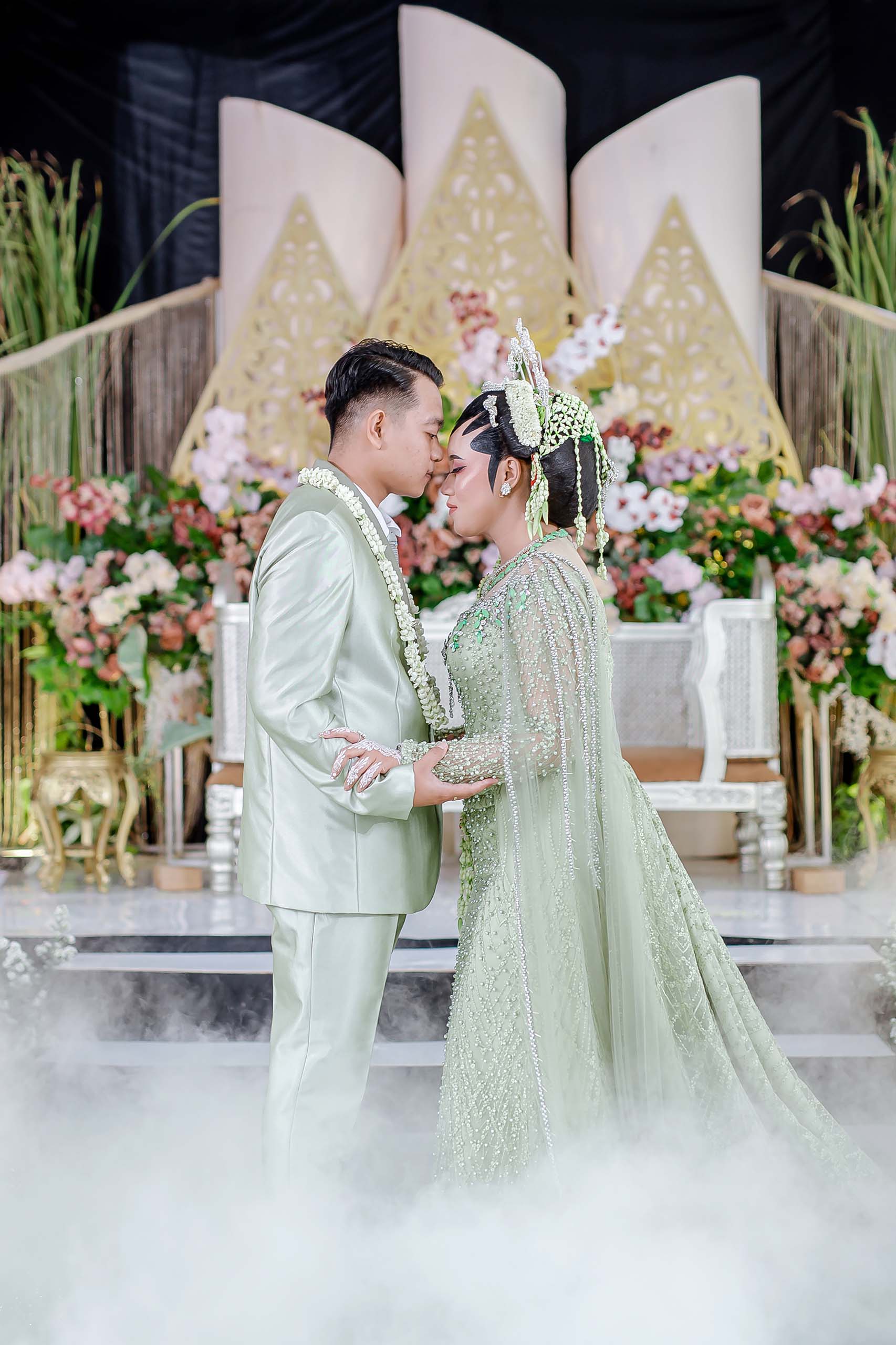 Bergas & elfista pernikahan